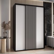 Armadio Mina ante scorrevoli bianco/nero | Salvaspazio | Pannello laminato | Maniglie metallo nero | 235,2 x 180 x 60 cm