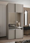 Armadio ad ante scorrevoli "Tampa", color cashmere, 2 ante scorrevoli, 6 scomparti, 2 barre appendiabiti, 1 specchio, Sistema "Soft-Close", 245,5 x 120 x 64 cm