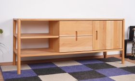 Comò Wellsford 19 in faggio massiccio oliato - Dimensioni: 64 x 142 x 46 cm (A x L x P)