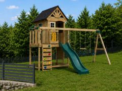 Torretta gioco “Castello incantato” | con scivolo a onde, parete da arrampicata e 3 altalene | 432 x 411 x 307 cm | Finitura naturale | Legno di cedro | Cannocchiale, lavagna e mini-angolo cucina