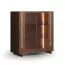 Vetrinetta "Loir" 01, rovere massello, oliato, color tabacco, piano in travertino, 2 ante in vetro, 3 ripiani, illuminazione a LED, 100 x 46 x 106 cm