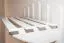 Appendiabiti pino massello bianco Junco 343 | 120x70x33 cm | Design moderno | 6 ganci e mensola