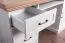 Scrivania Badile 17 | Bianco pino e marrone | 80x147x55 cm | 4 cassetti e anta | Stile country