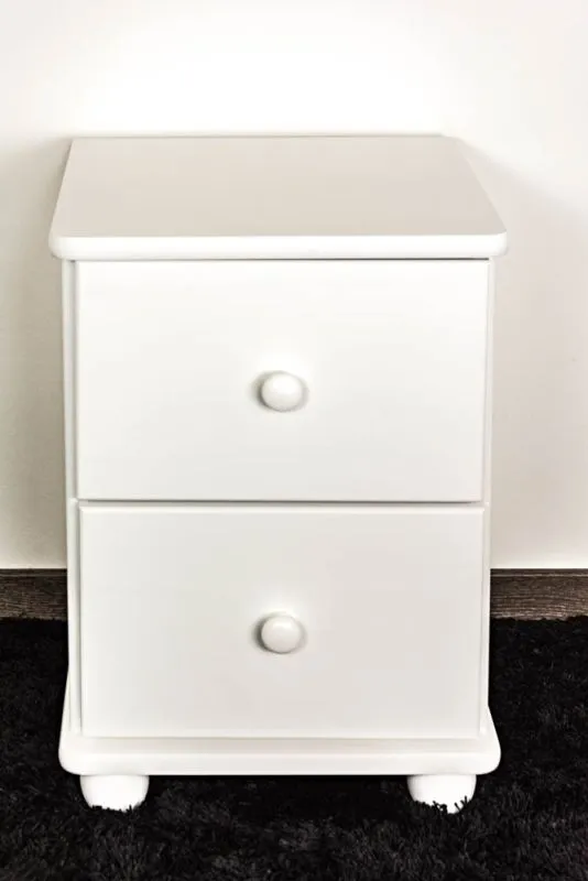 Comodino bianco in pino massello Junco 154 | 55 x 40 x 42 cm | 2 cassetti spaziosi | Design moderno