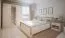 Scrivania Badile 17 | Bianco pino e marrone | 80x147x55 cm | 4 cassetti e anta | Stile country