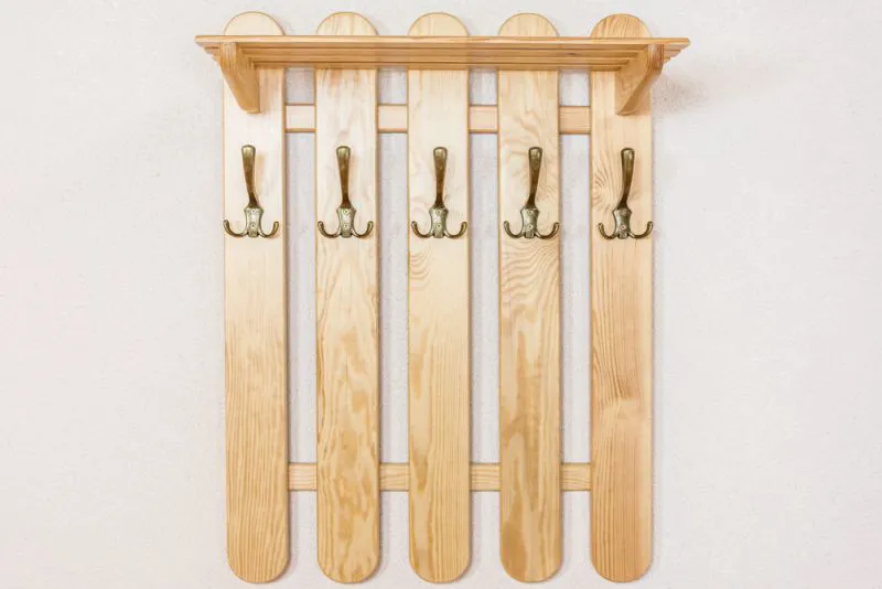 Appendiabiti in pino massello naturale Junco 352 | Design moderno | 60 x 60 x 29 cm | 5 ganci e mensola