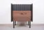 Comodino Mairenke 12, colore: noce / nero opaco - Dimensioni: 50 x 42 x 40 cm (A x L x P)